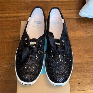 Kate spade size 8.5 worn once super cute !!